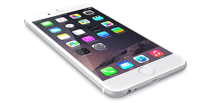 E7RY09 Apple Silver iPhone 6 Plus showing the home screen with iOS 8.